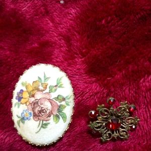 Set of 2 antique brooches